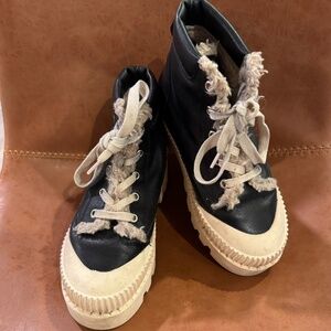Silent D Peato Boot